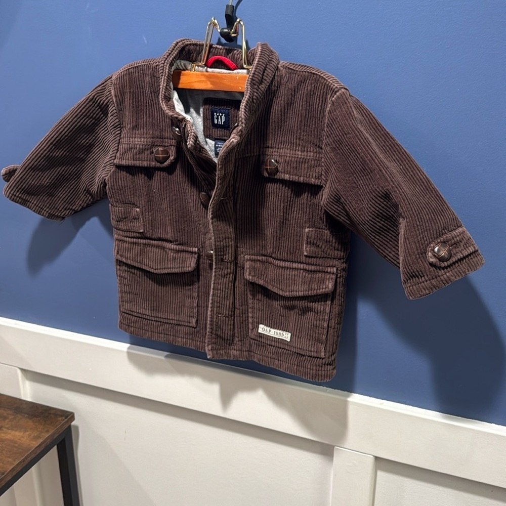 GAP Toddler Brown Cordoroy Jacket size 12/18 months big brown buttons *no hat*